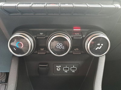 Renault Clio Full Hybrid E-Tech 140 CV 5 porte Intens (17)