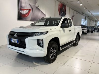Mitsubishi L200 2.3 D Club Cab 4x4 Easy Select Invite usato