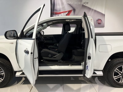 Mitsubishi L200 2.3 D Club Cab 4x4 Easy Select Invite (12)
