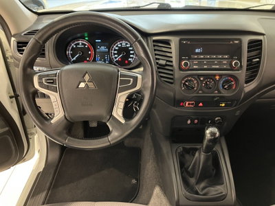 Mitsubishi L200 2.3 D Club Cab 4x4 Easy Select Invite (13)