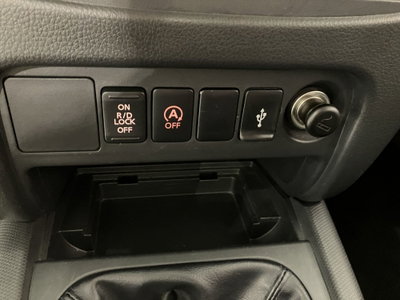 Mitsubishi L200 2.3 D Club Cab 4x4 Easy Select Invite (16)