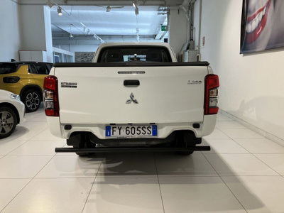 Mitsubishi L200 2.3 D Club Cab 4x4 Easy Select Invite (5)