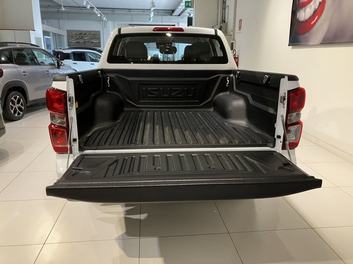Isuzu D-Max Pick-up 1.9 space N60 Nitro Sport 4x4 auto (7)
