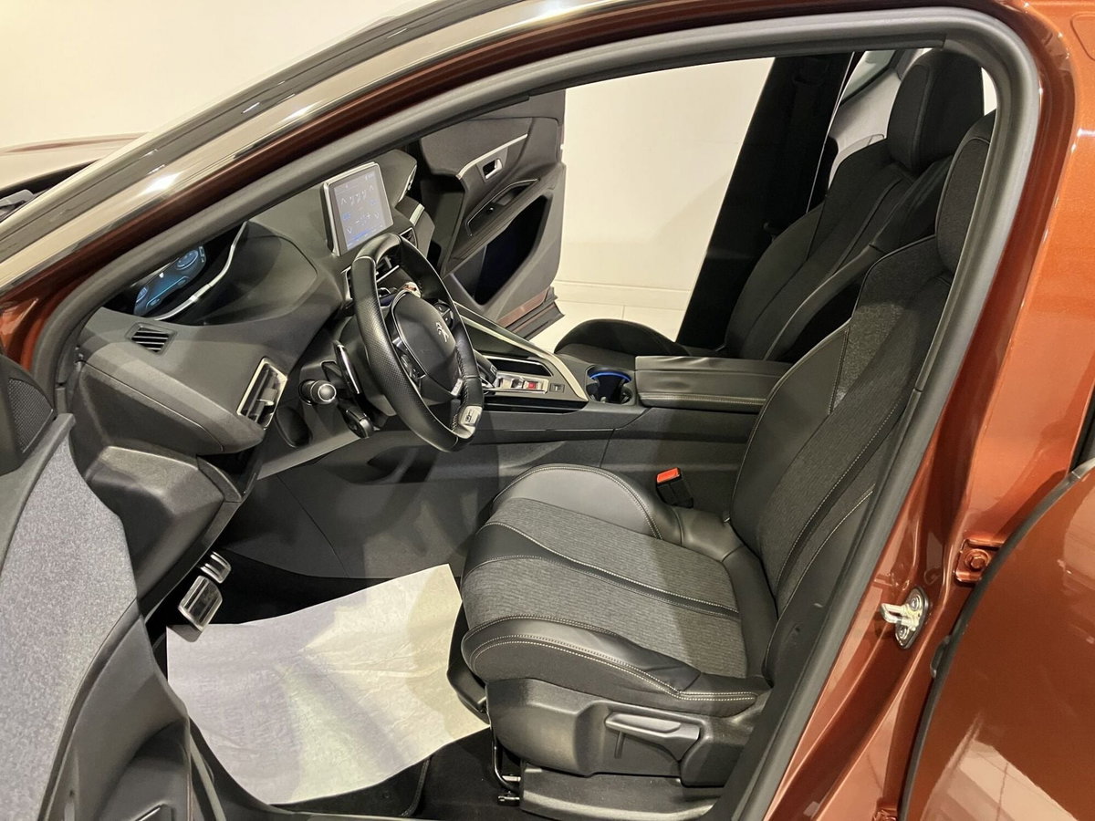 Peugeot 3008 BlueHDi 130 S&S EAT8 GT Line (12)