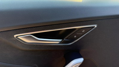 Audi Q2 Q2 30 TDI S line Edition (18)