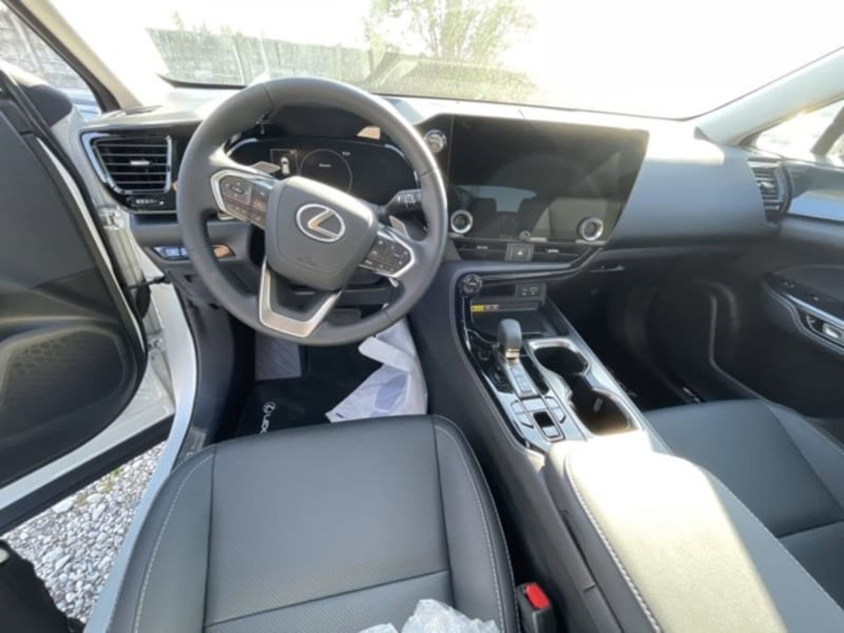 Lexus NX 450h+ 2.5 phev Luxury 4wd e-cvt (3)