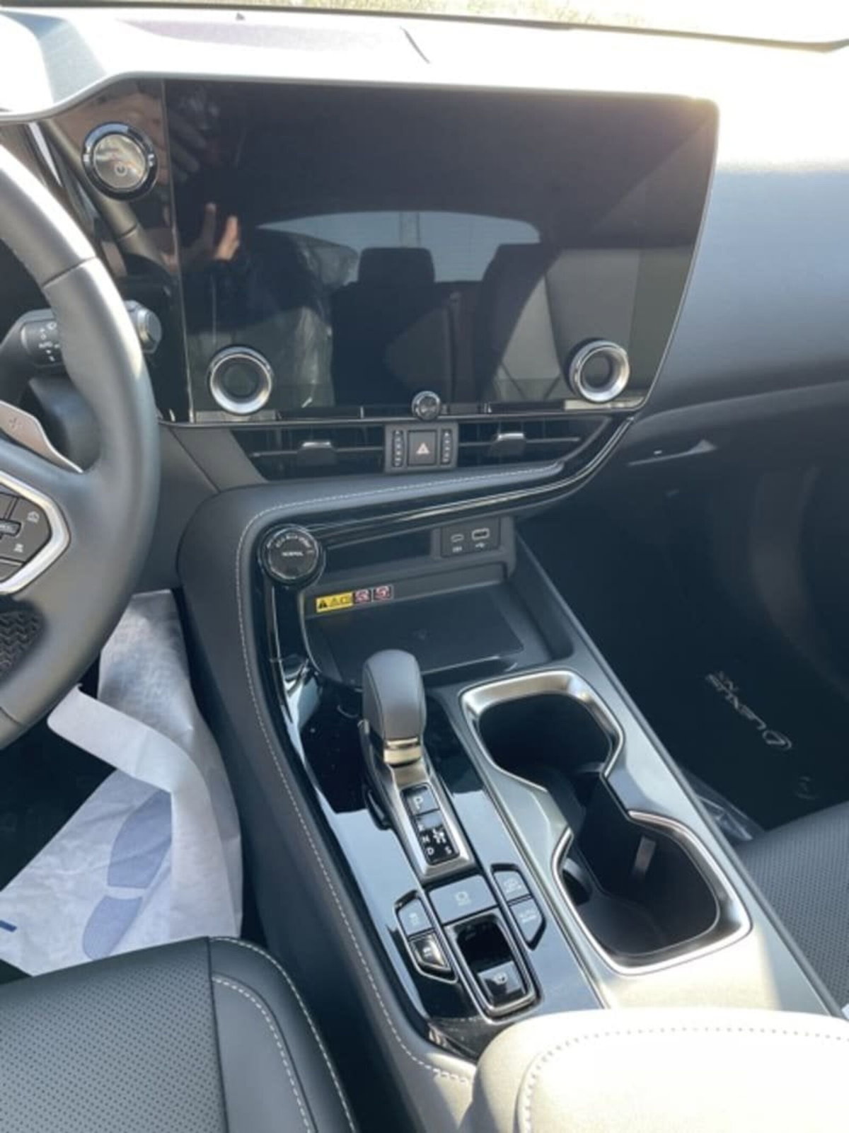 Lexus NX 450h+ 2.5 phev Luxury 4wd e-cvt (4)