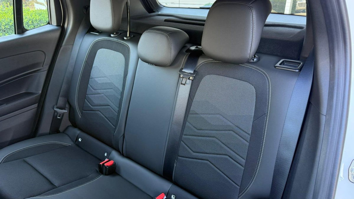 Jeep Avenger 1.2 turbo Altitude fwd 100cv (15)