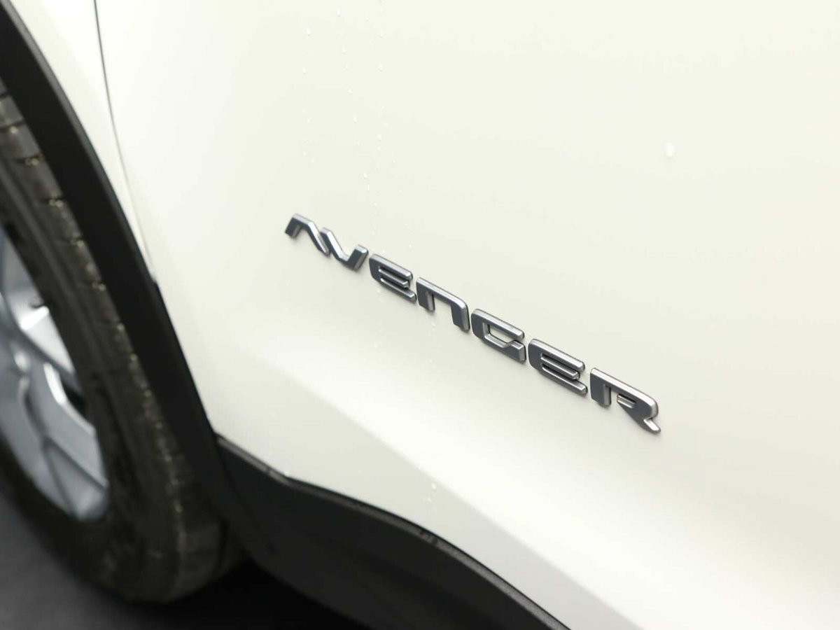 Jeep Avenger 1.2 turbo Altitude fwd 100cv (18)