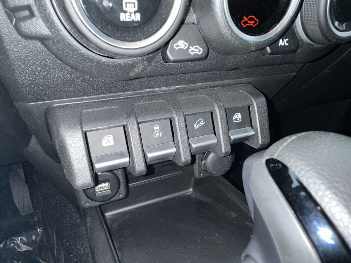 Suzuki Jimny 1.5 4AT Top (18)