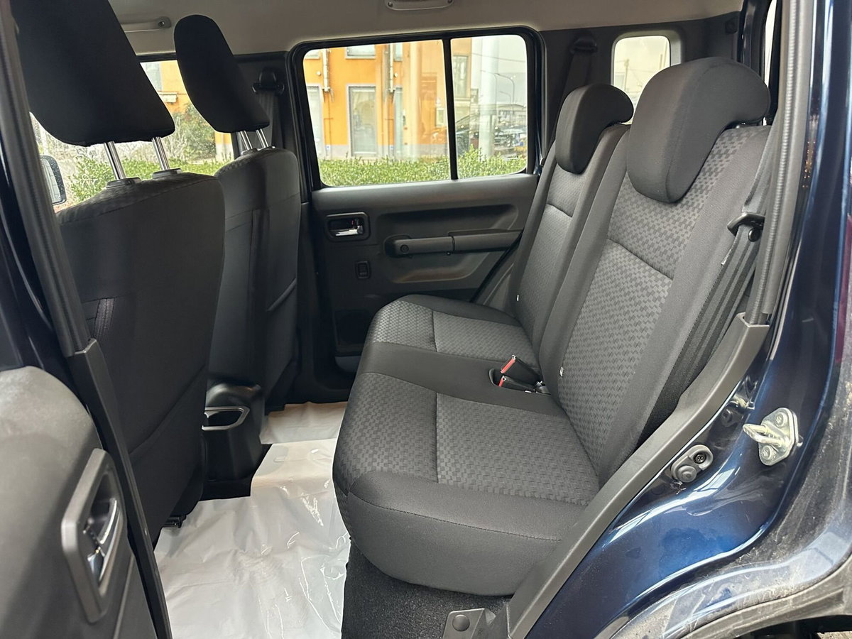 Suzuki Jimny 1.5 4AT Top (20)