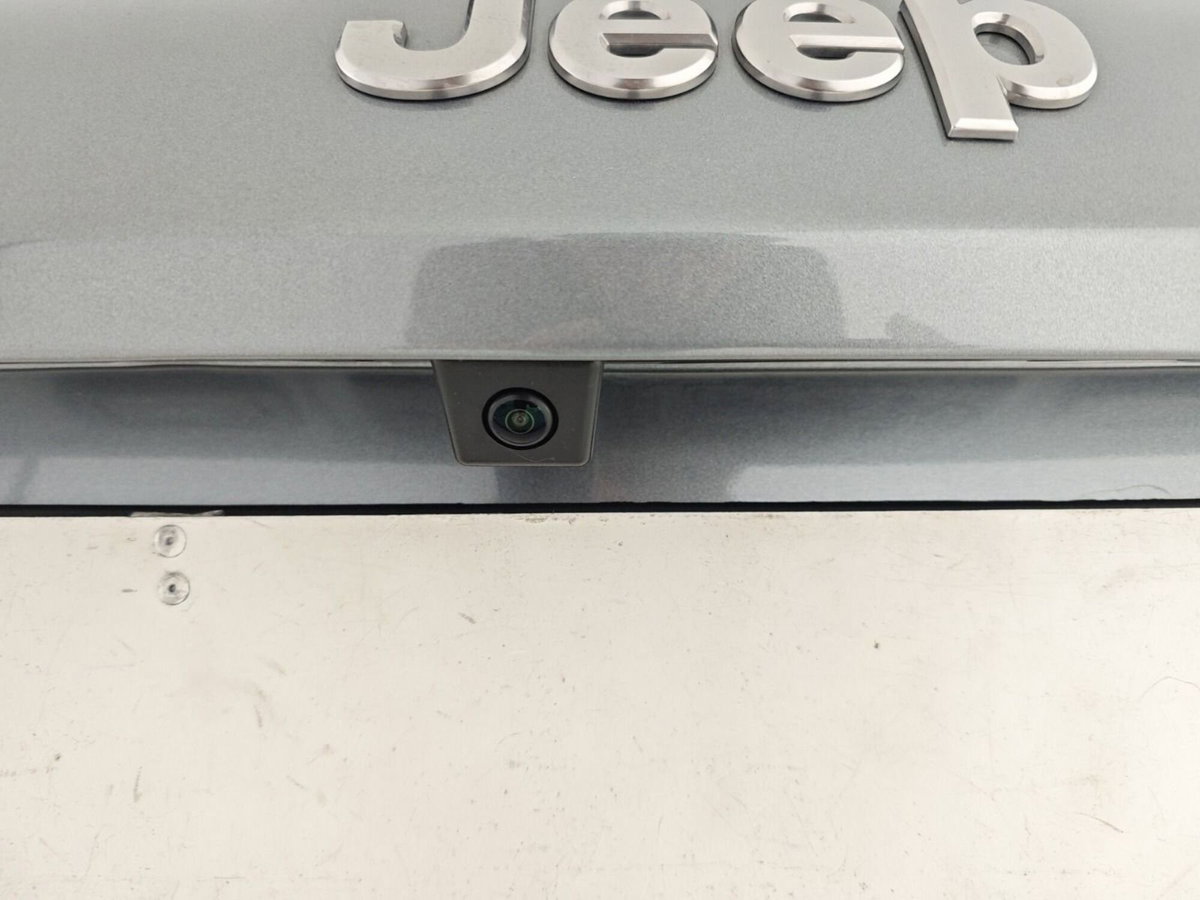 Jeep Avenger 1.2 turbo e-hybrid mhev Summit fwd 110cv edct6 (7)