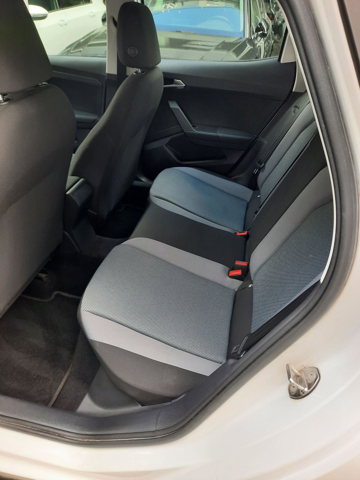 SEAT Arona 1.6 TDI 95 CV DSG Style (9)
