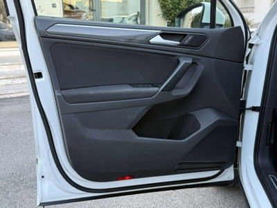 Volkswagen Tiguan 2.0 tdi R-Line 150cv dsg (8)