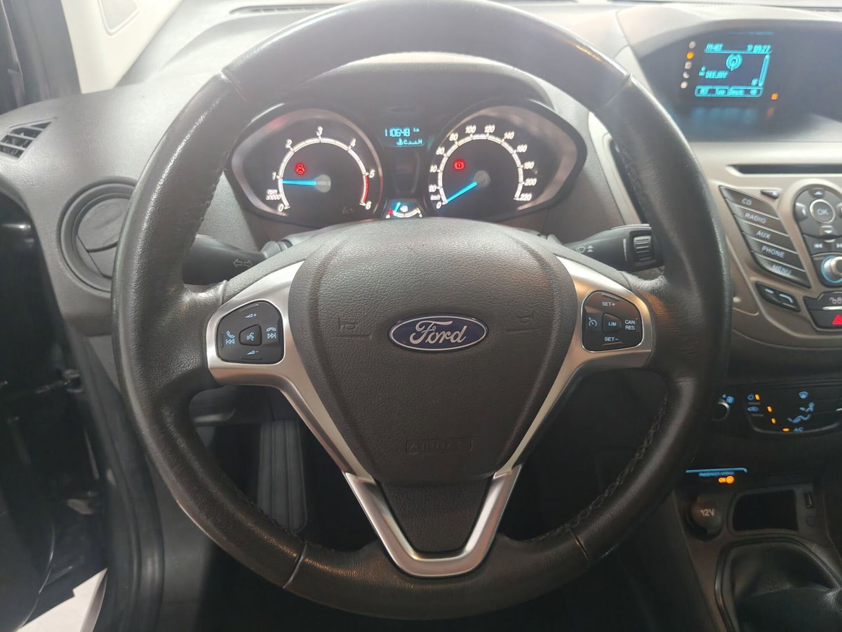 Ford Tourneo Courier 1.5 TDCI 95 CV Titanium (12)