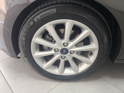 Ford Tourneo Courier 1.5 TDCI 95 CV Titanium (17)