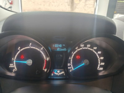 Ford Tourneo Courier 1.5 TDCI 95 CV Titanium (7)