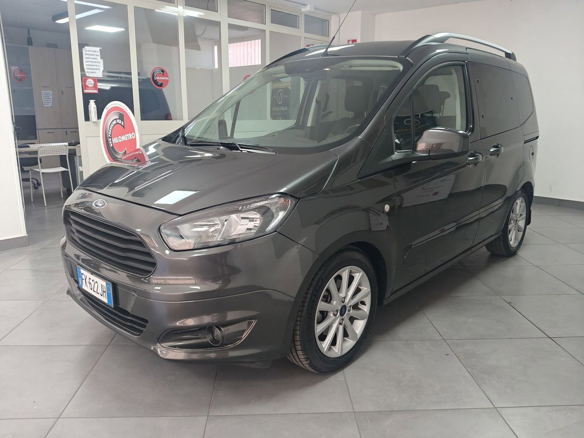 Ford Tourneo Courier 1.5 TDCI 95 CV Titanium (8)