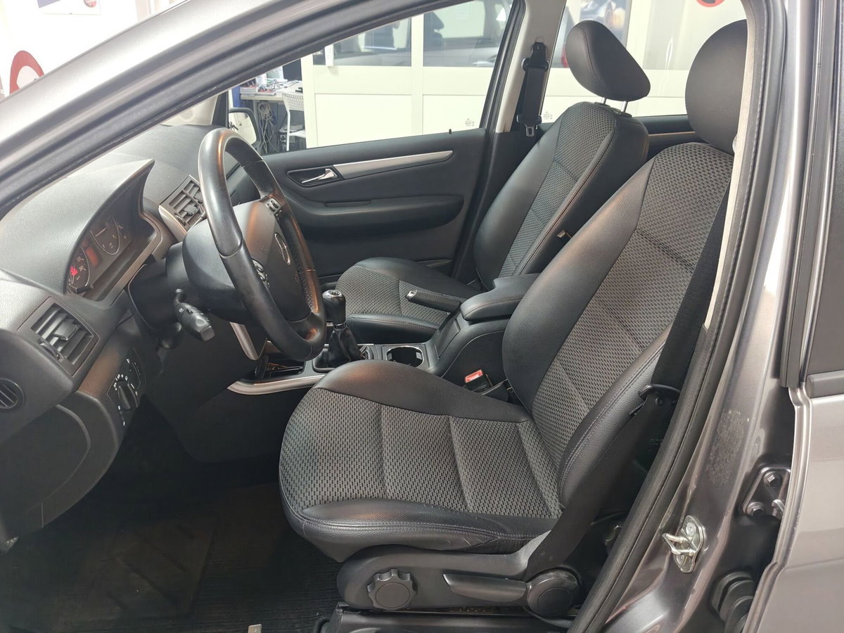 Mercedes-Benz Classe A 180 CDI Executive (17)