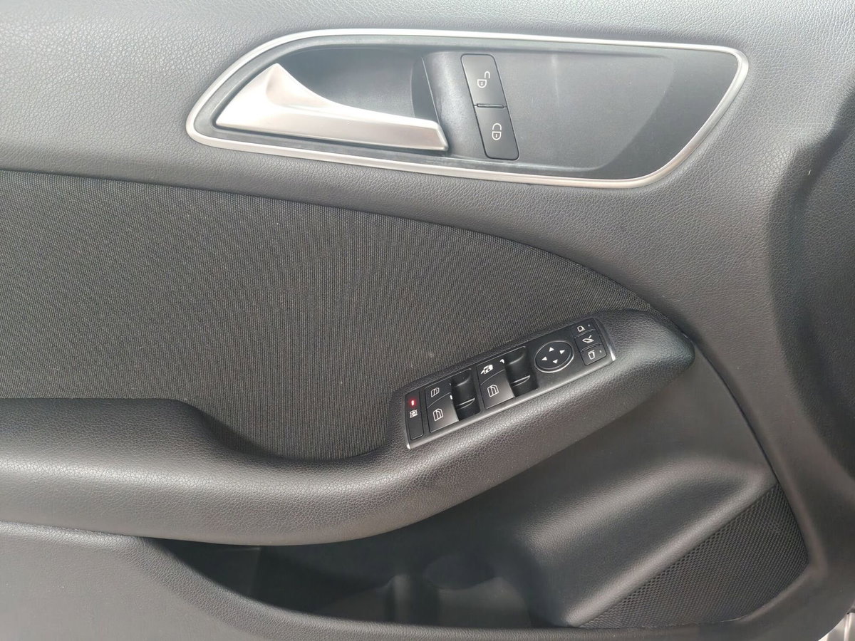 Mercedes-Benz Classe B 180 CDI Executive (11)