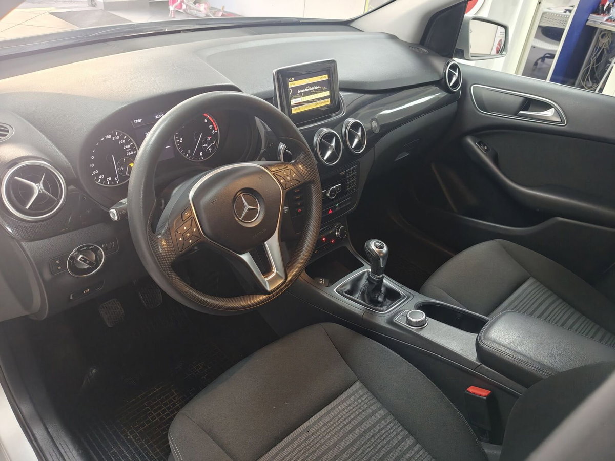 Mercedes-Benz Classe B 180 CDI Executive (14)