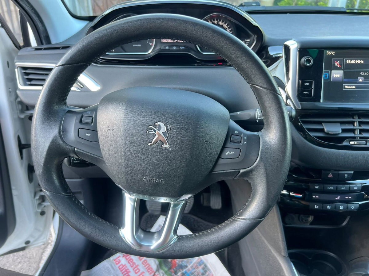 Peugeot 208 82 5 porte Allure (11)
