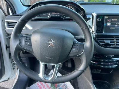 Peugeot 208 82 5 porte Allure (11)