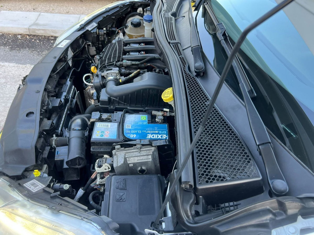 Peugeot 208 82 5 porte Allure (8)