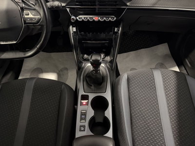 Peugeot 2008 PureTech 100 S&S Allure Navi Pack (11)
