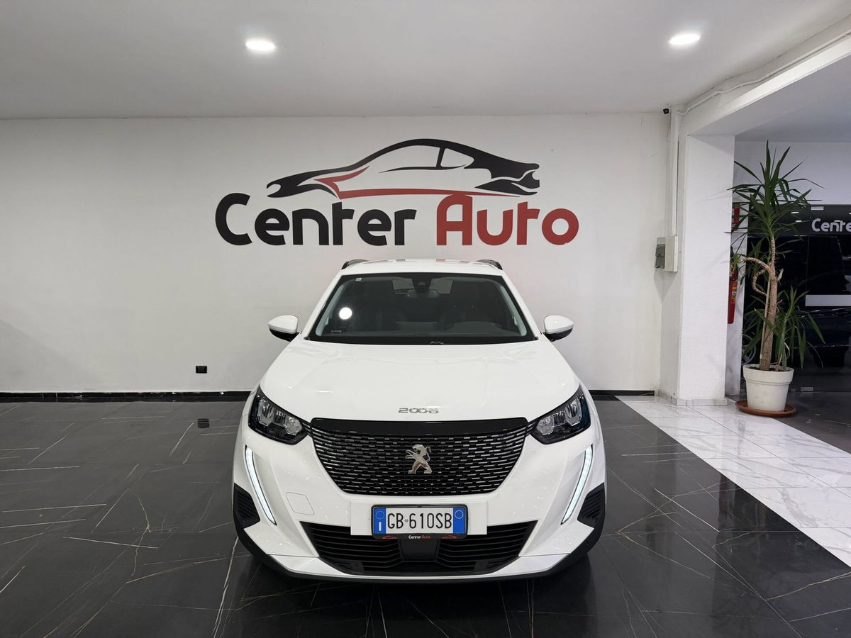 Peugeot 2008 PureTech 100 S&S Allure Navi Pack (2)