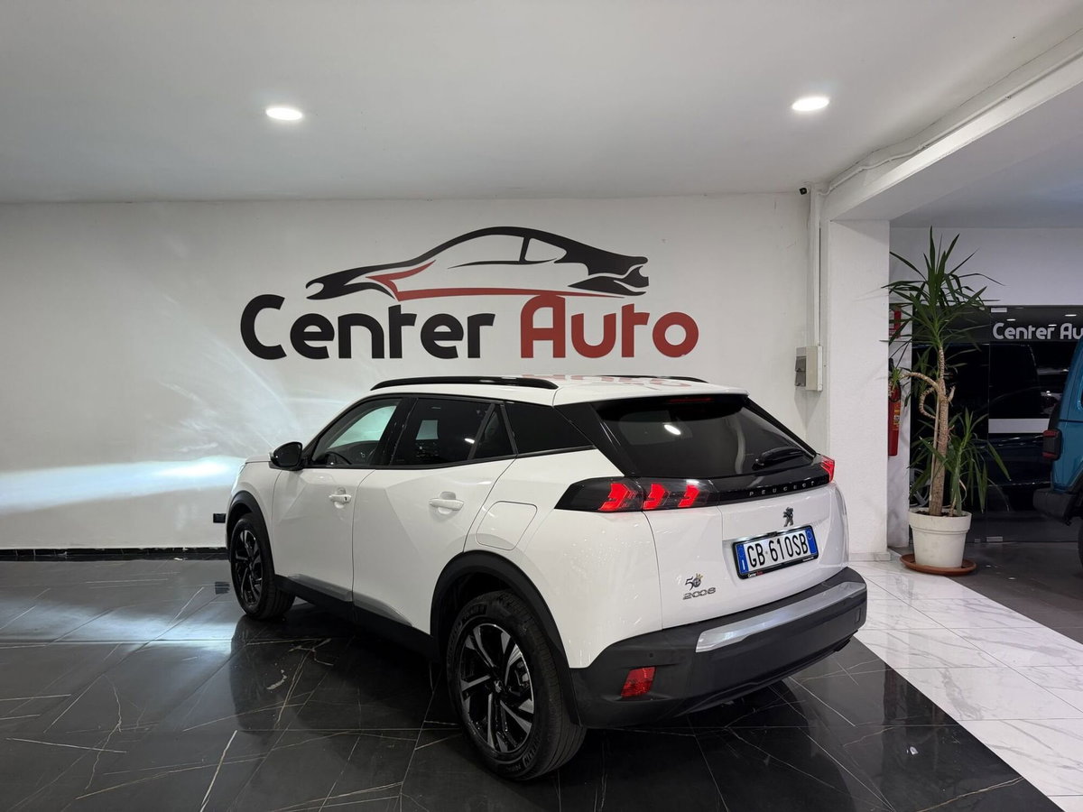 Peugeot 2008 PureTech 100 S&S Allure Navi Pack (6)