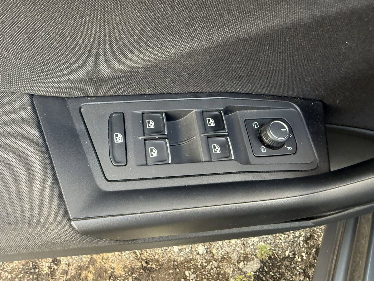 Volkswagen T-Roc 1.0 TSI Style (10)