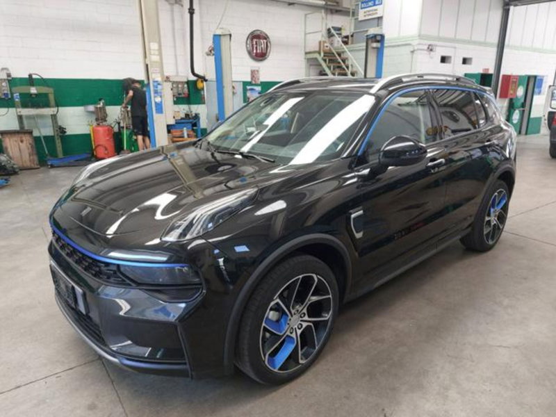 Lynk & Co 01 01 1.5 td phev