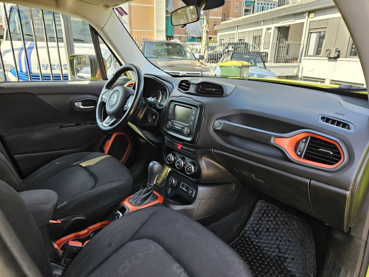 Jeep Renegade 2.0 Mjt 140CV 4WD Active Drive Low Upland (16)