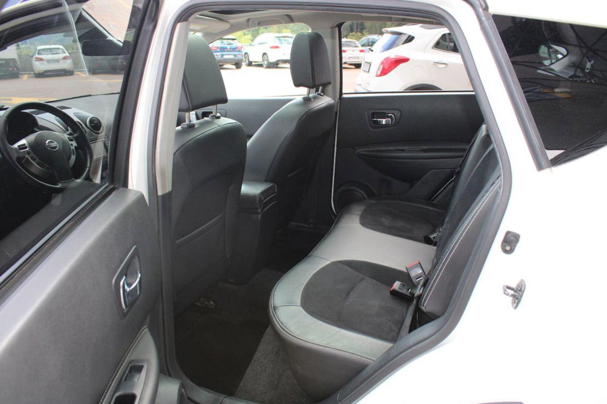Nissan Qashqai 1.6 dCi 4WD Tekna (10)