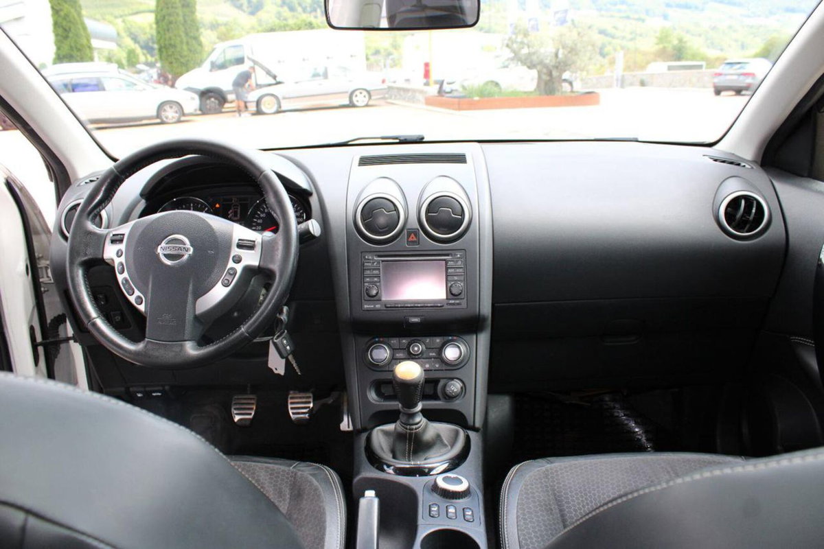 Nissan Qashqai 1.6 dCi 4WD Tekna (11)