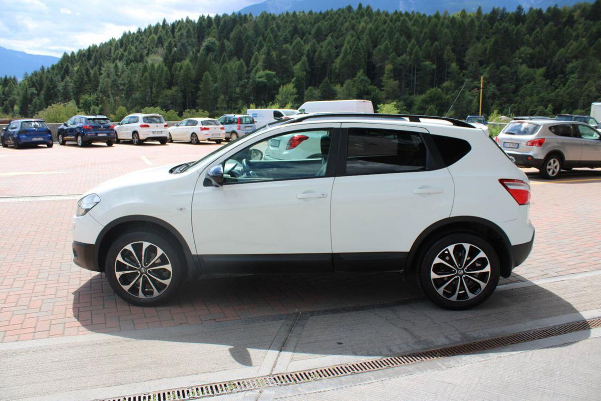 Nissan Qashqai 1.6 dCi 4WD Tekna (7)