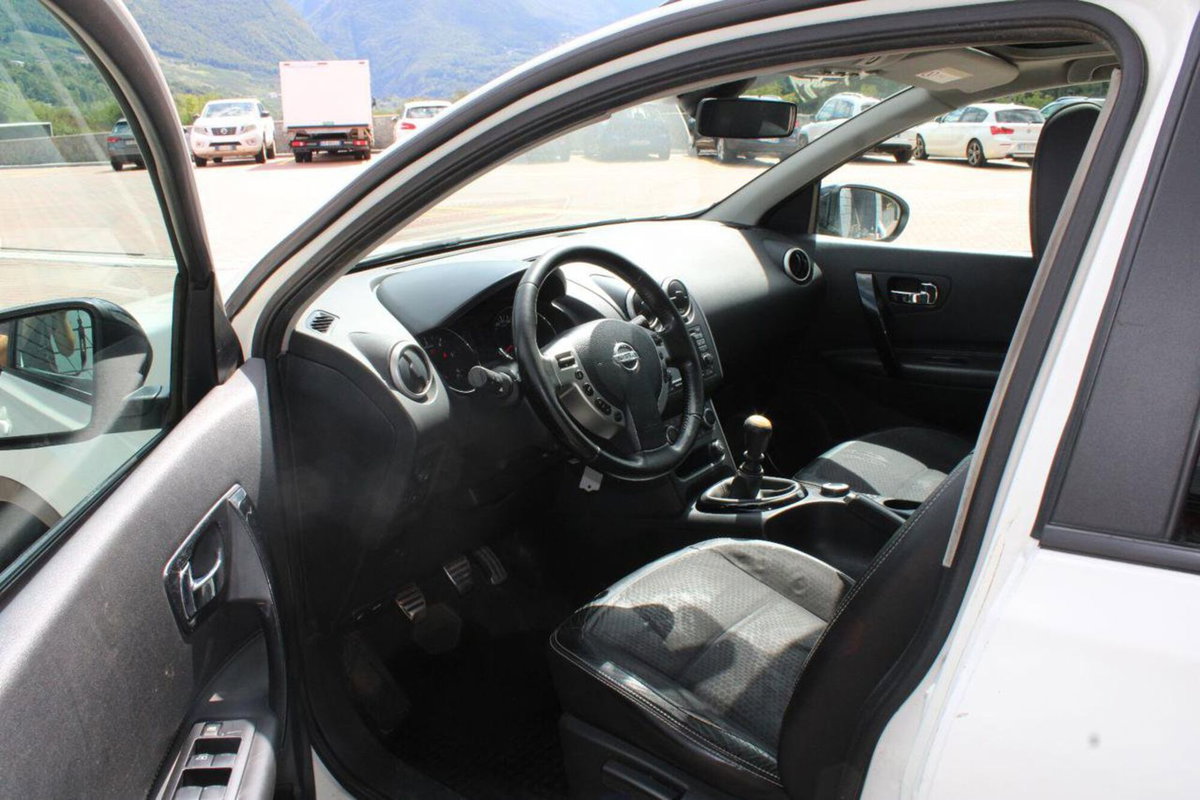 Nissan Qashqai 1.6 dCi 4WD Tekna (8)