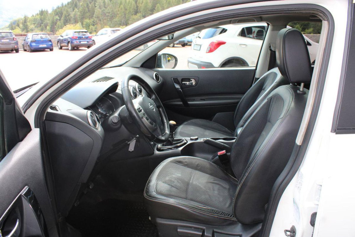 Nissan Qashqai 1.6 dCi 4WD Tekna (9)