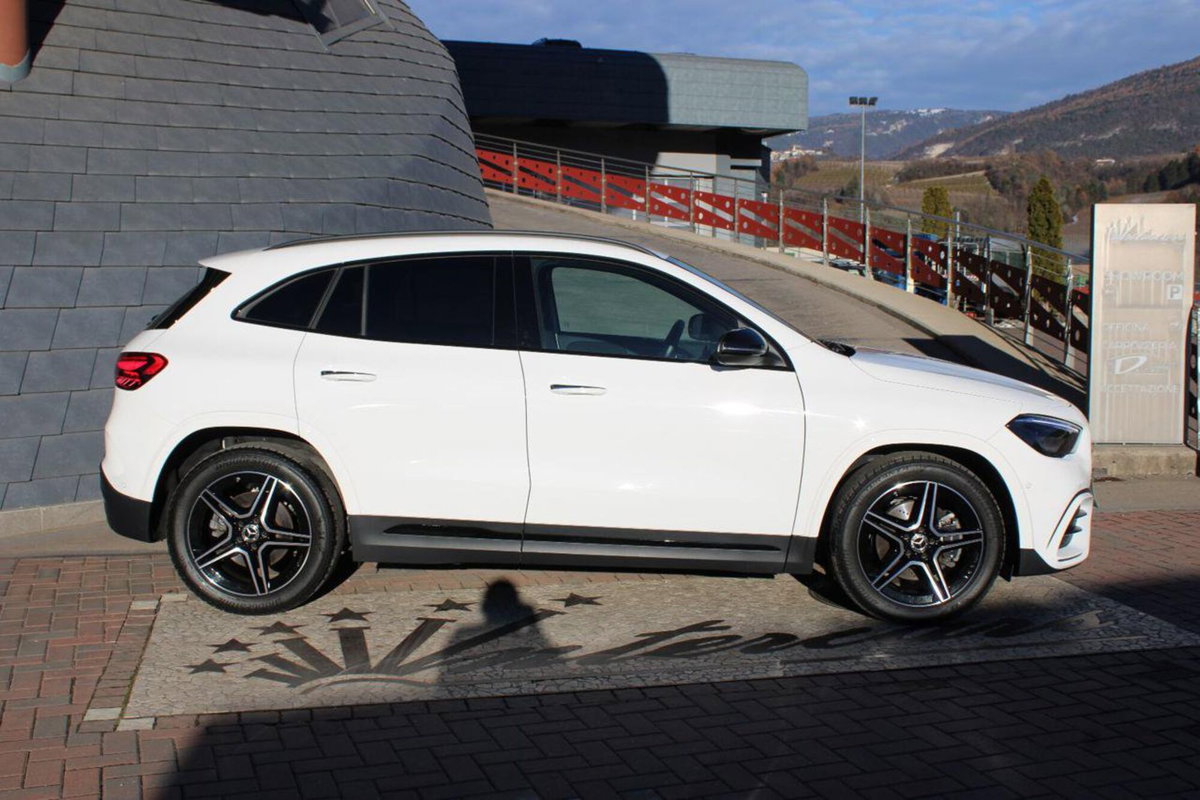 Mercedes-Benz GLA SUV 250 Automatic 4Matic Sport (4)