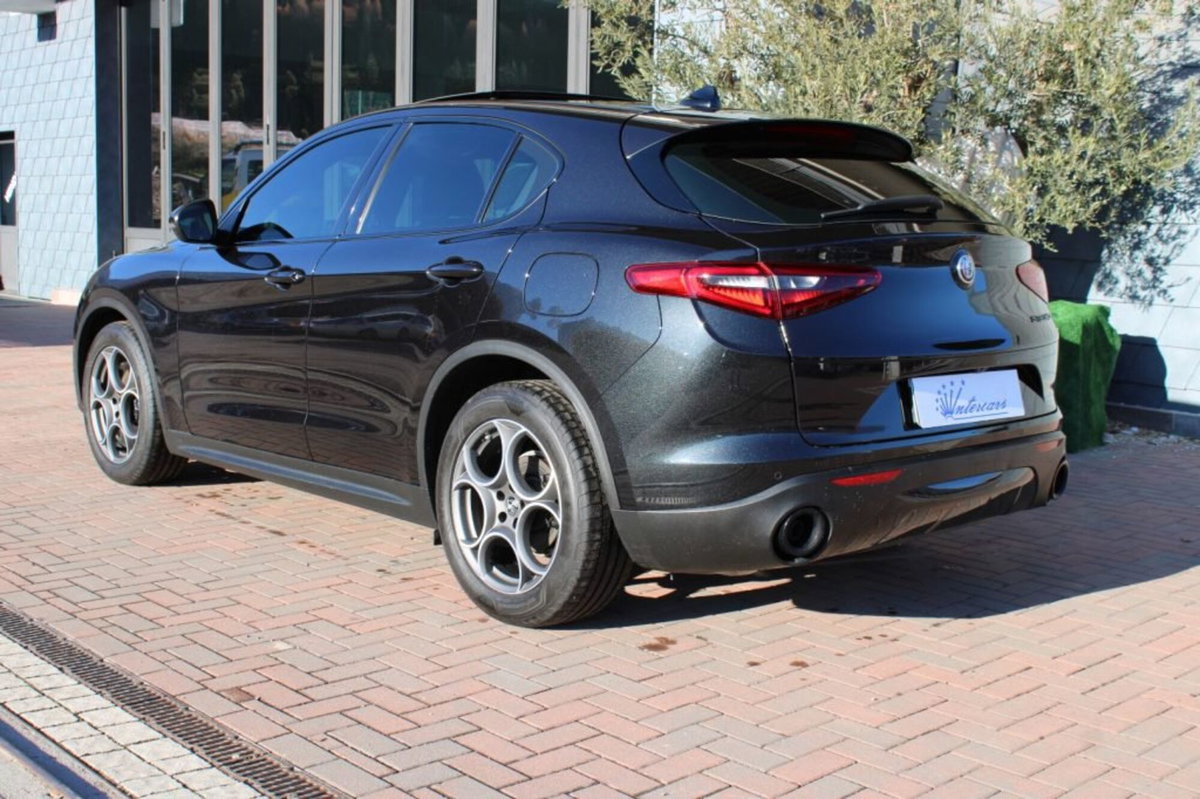 Alfa Romeo Stelvio 2.2 t Veloce rwd 160cv auto (6)