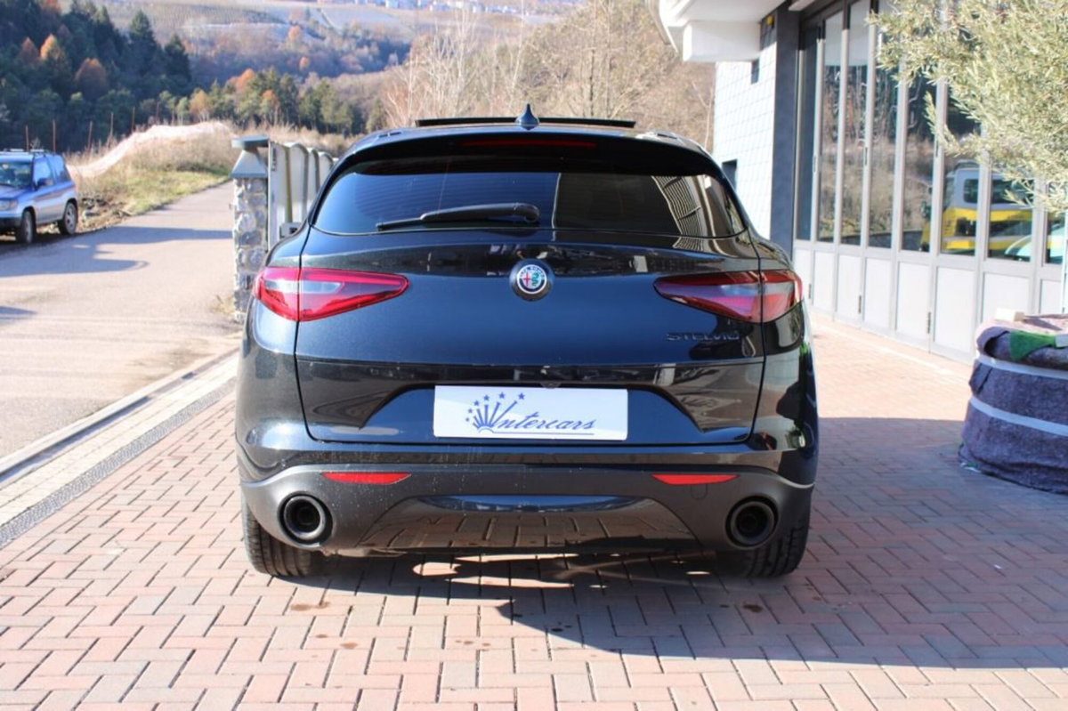 Alfa Romeo Stelvio 2.2 t Veloce rwd 160cv auto (7)
