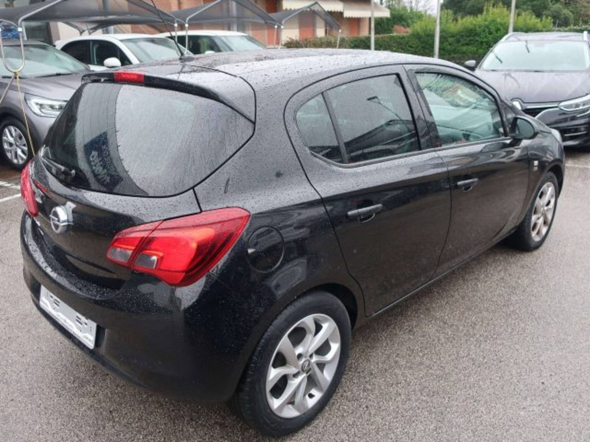 Opel Corsa 1.2 5 porte Black Edition (12)