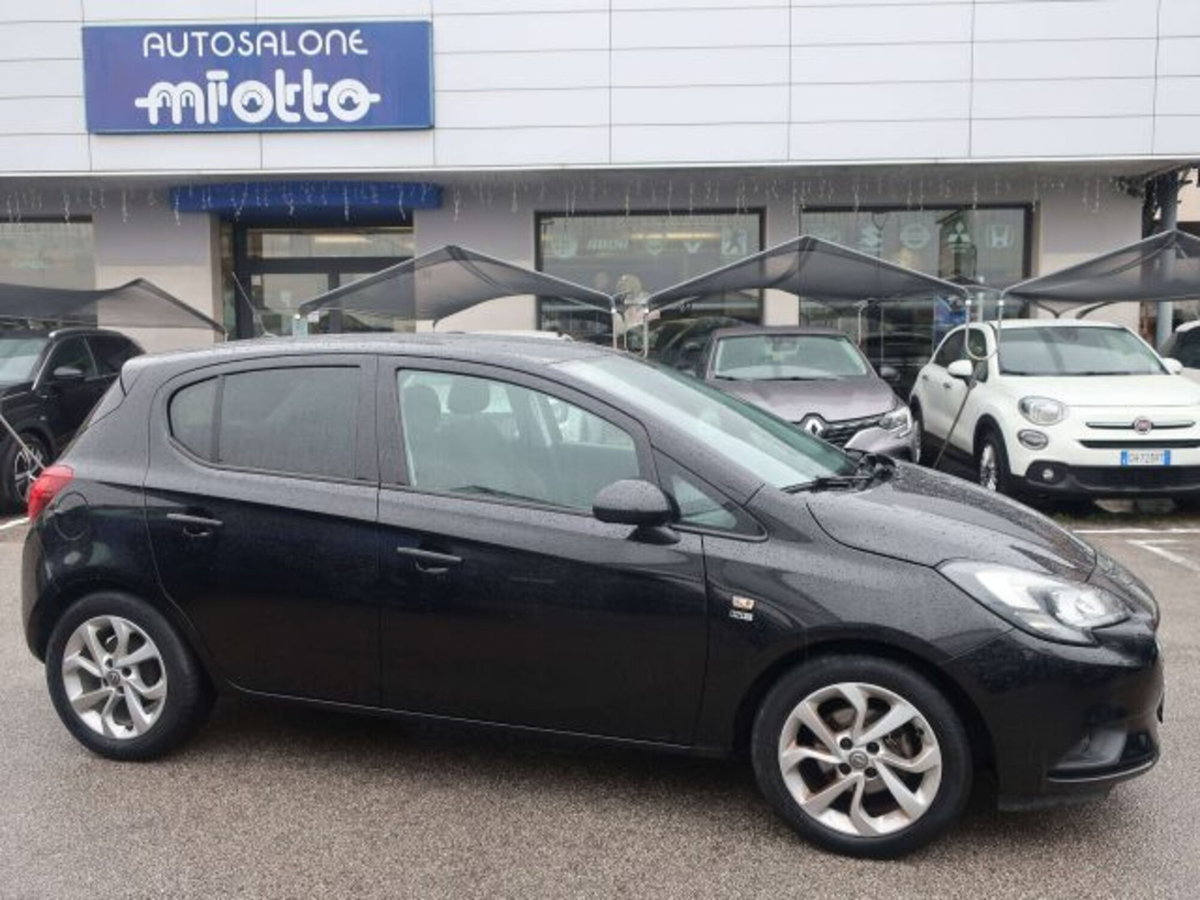Opel Corsa 1.2 5 porte Black Edition (15)