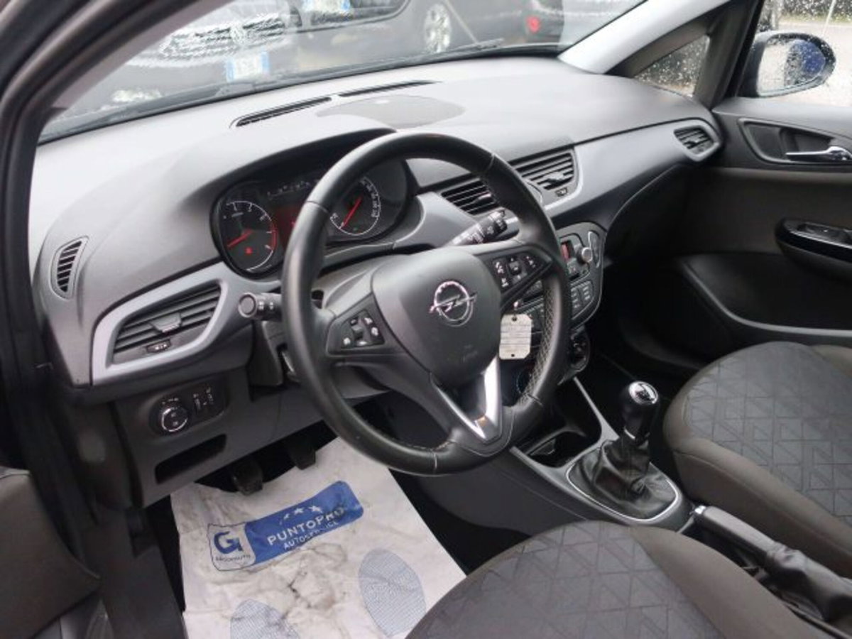 Opel Corsa 1.2 5 porte Black Edition (3)