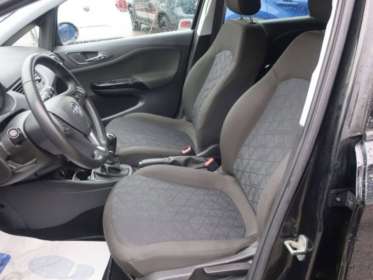Opel Corsa 1.2 5 porte Black Edition (4)