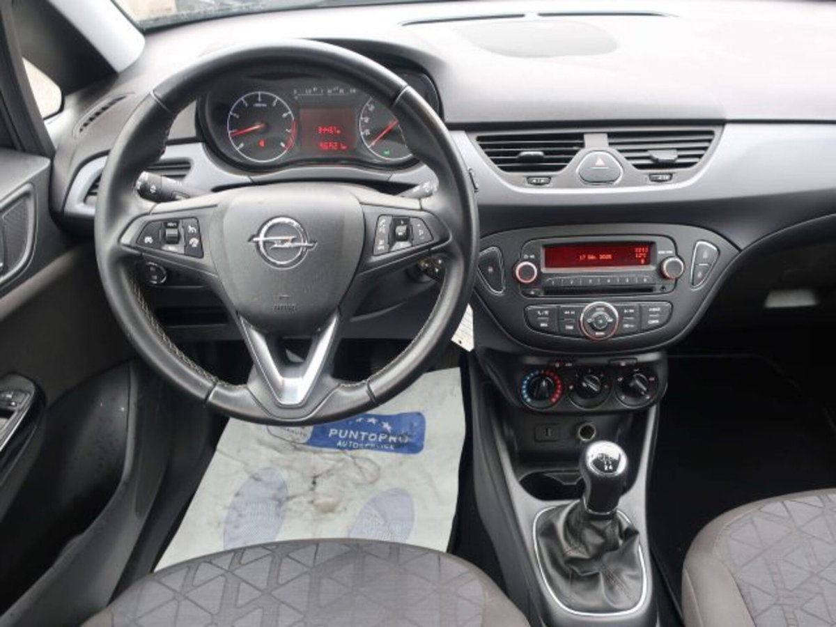 Opel Corsa 1.2 5 porte Black Edition (5)