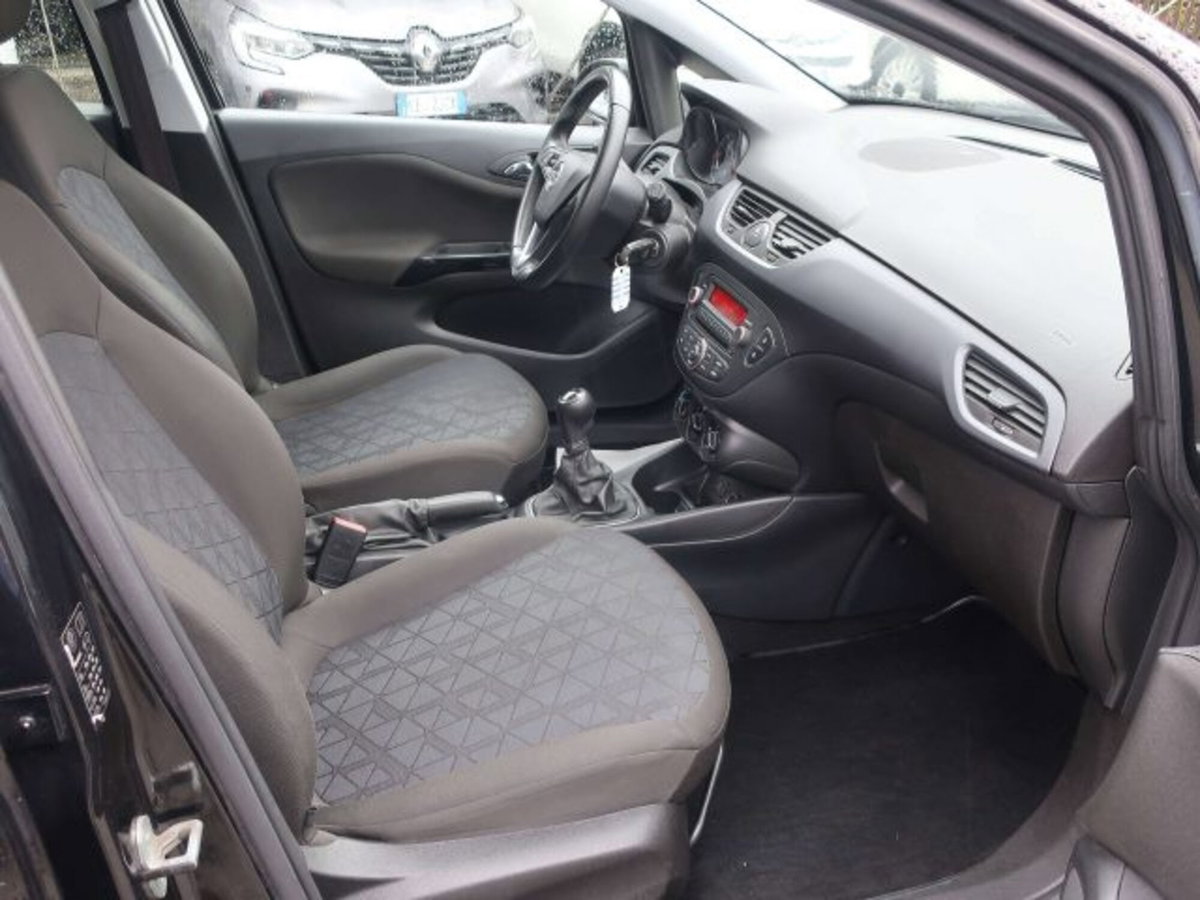 Opel Corsa 1.2 5 porte Black Edition (7)