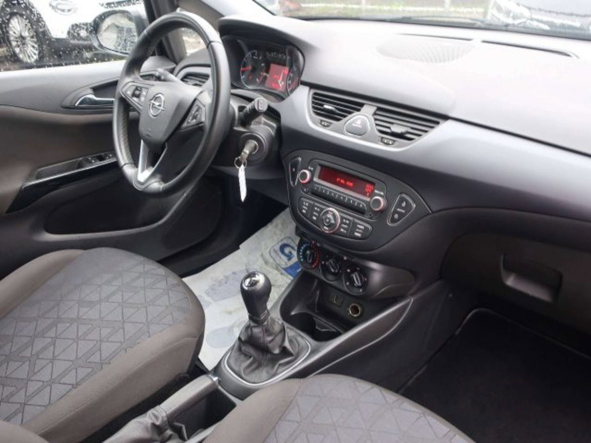 Opel Corsa 1.2 5 porte Black Edition (8)