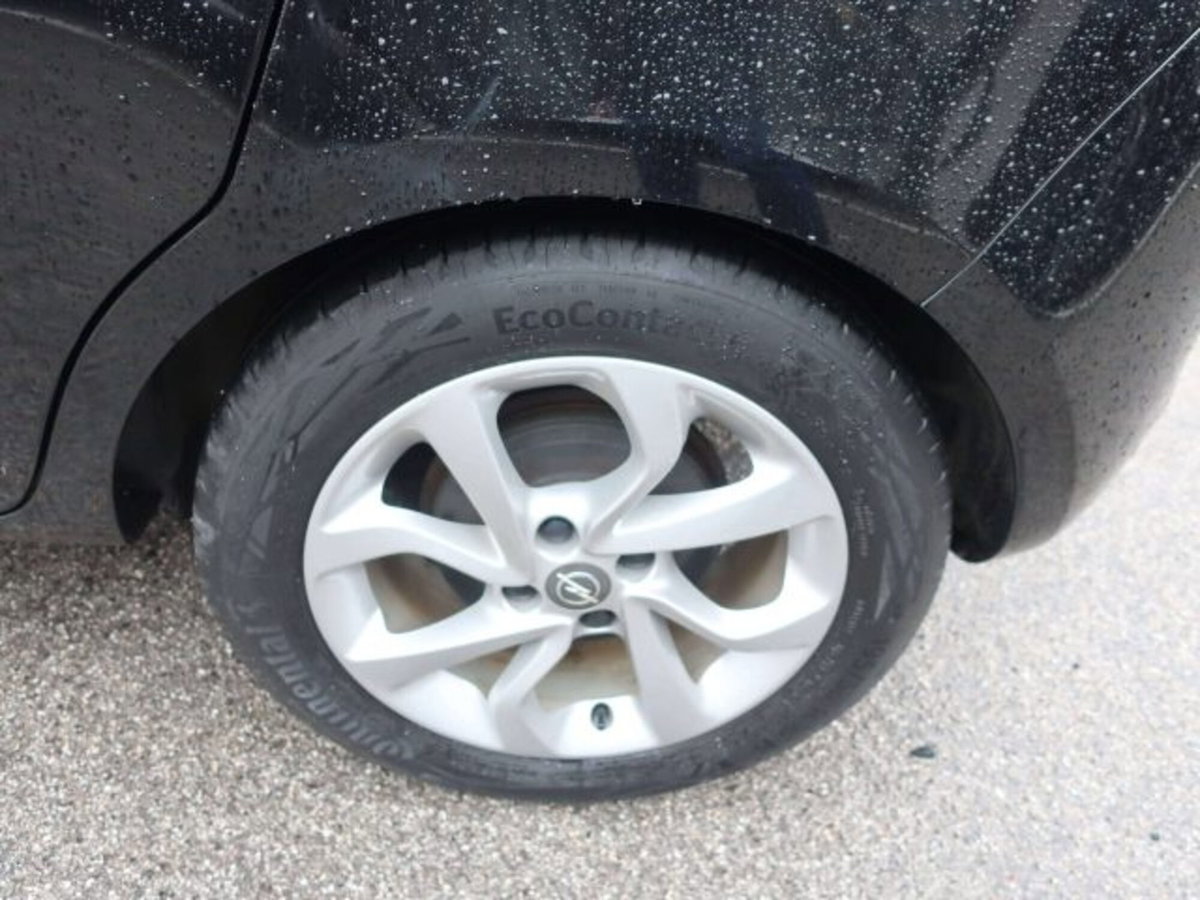 Opel Corsa 1.2 5 porte Black Edition (9)